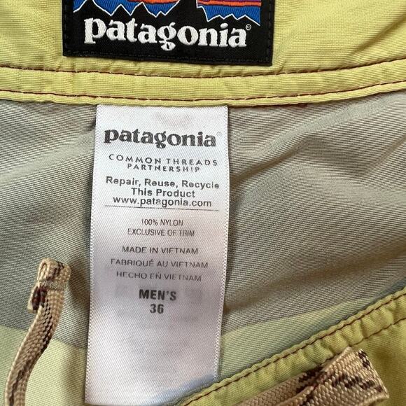 PATAGONIA Wavefarer board shorts, swim, men's size 36 - Picture 2 of 6